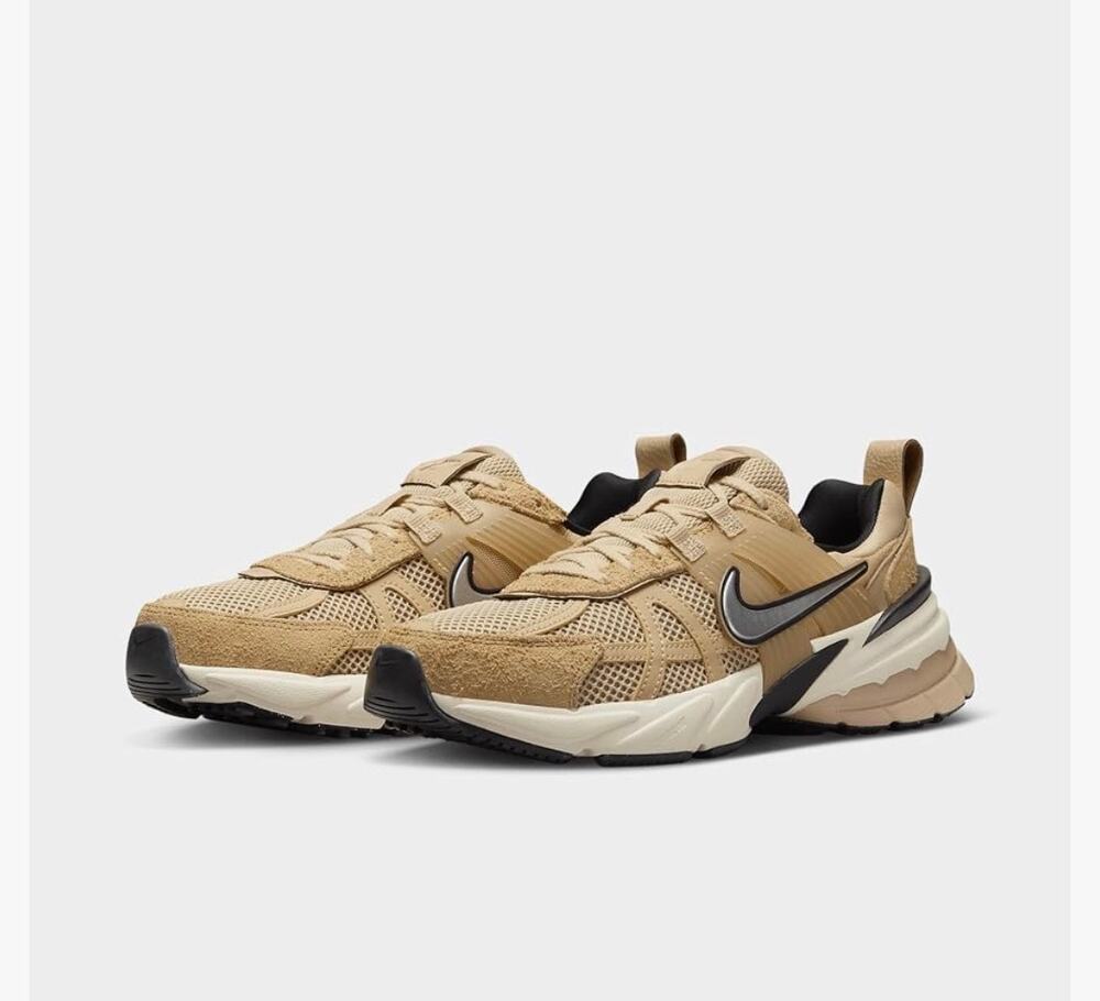 Nike V2K Run Beige Tan Mesh Running Sneakers Men’s US 9.5 Casual Shoes Lifestyle